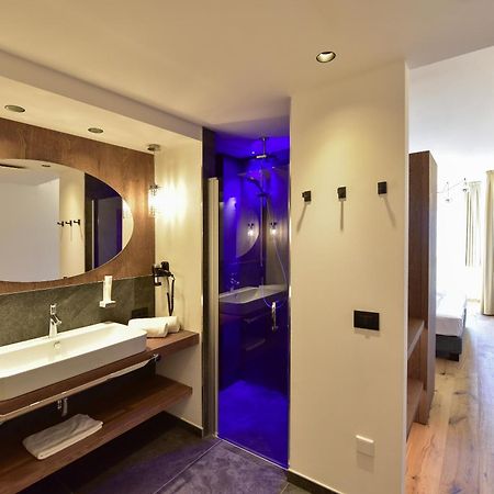Hotel Goldene Traube Термено Екстер'єр фото