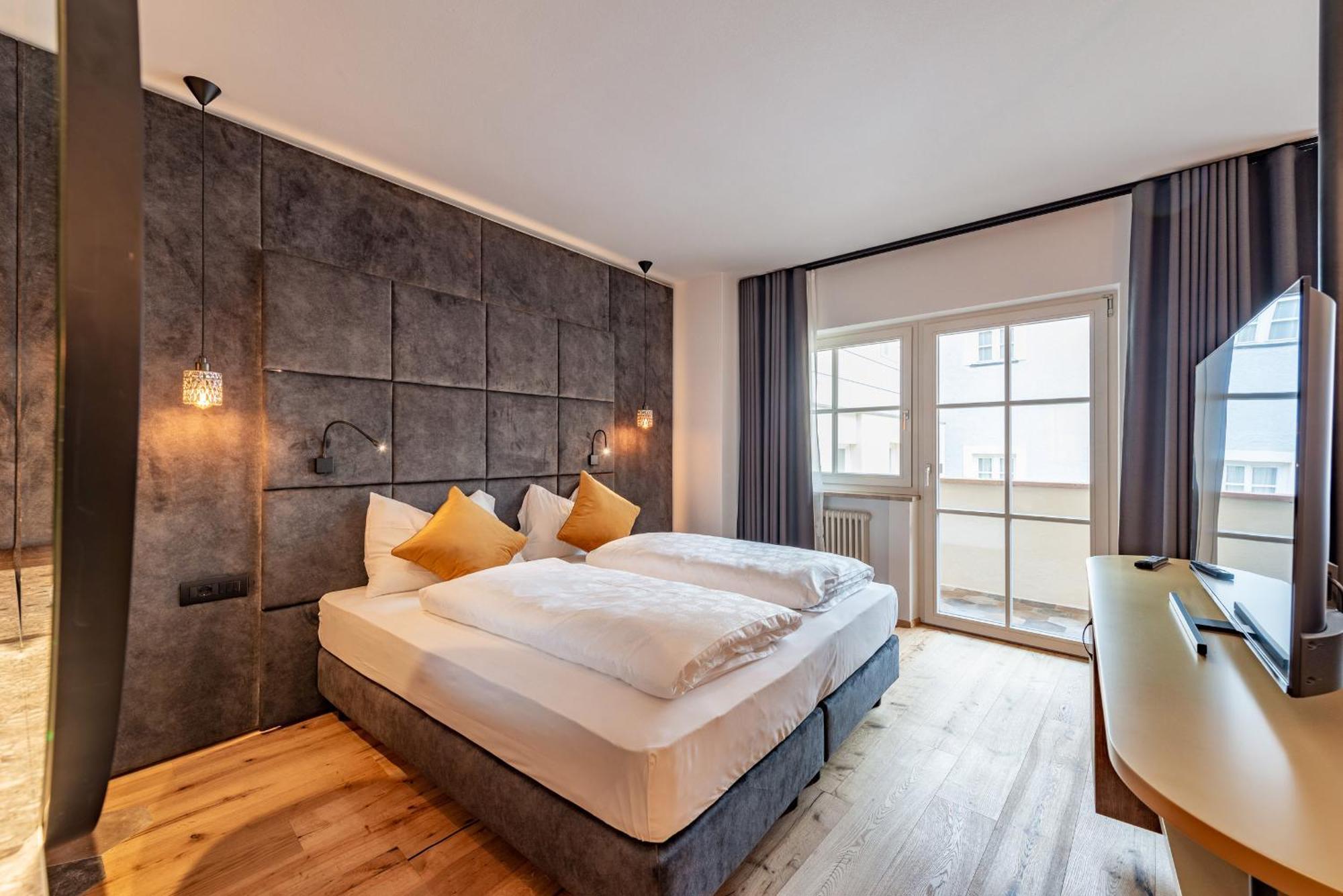 Hotel Goldene Traube Термено Екстер'єр фото